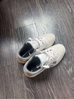 Reebok women’s White & Gray Low-Top Sneakers thumbnail 9