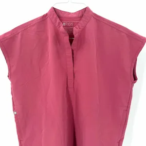 FIGS Technical Collection Rafaela Oversized Scrub Short Sleeve Pocket Top thumbnail 4