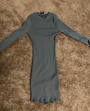 Army green body con dress Size M thumbnail 1