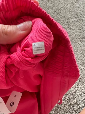 Lululemon Hotty Hot Shorts Lip Gloss High-Rise 2.5" thumbnail 5