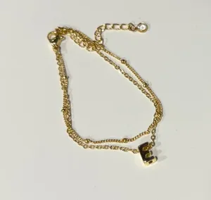 Turandoss Gold plated Initial Bracelet "E" thumbnail 4