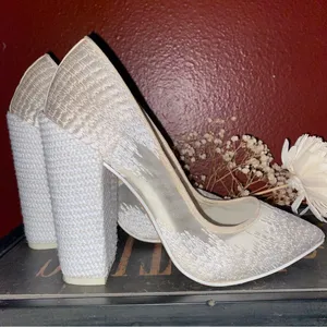 ALDO X OSTWALD HELGASON ZOWIE White Lace Bridal Block Heels Size 7.5 thumbnail 12
