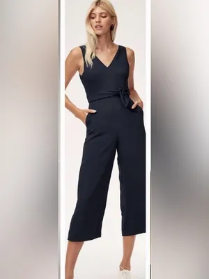 Aritzia Wilfred Black Écoulement jumpsuit cropped black sz 0 thumbnail 3