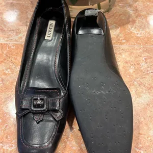 Alfani Black Leather Kitten Heels Women’s Shoex Sz 8.5 M thumbnail 3