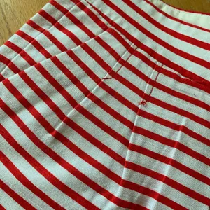 White and red stripe J.Crew shorts size 6 thumbnail 2
