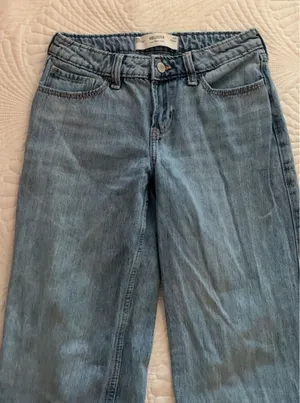 Hollister Bow Jeans thumbnail 1