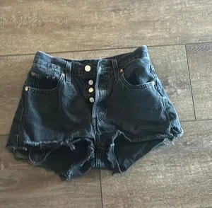 Levi’s Black Jean 501 Shorts thumbnail 1