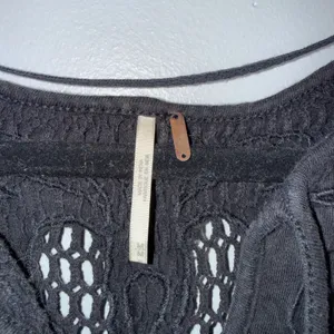 Free People Crochet Lace Top Womens Medium‎ Black Excellent Long Sleeve Cutout thumbnail 2