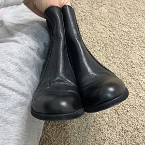 Frye Essa Seam Bootie Black Leather Western Almond Toe Ankle Zip Sz 6.5 thumbnail 13