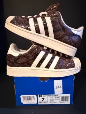 Women’s Adidas Superstar Snakeskin 7W thumbnail 1