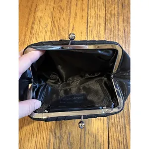 Jessica Mcclintock Black Clutch With Kisslock Clasp Guc thumbnail 3