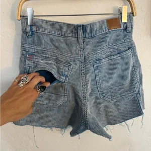 URBAN OUTFITTERS sky blue corduroy high rise carpenter cut off shorts size 27 thumbnail 5