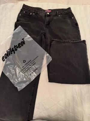 Edikted Wide-Leg Jeans Low-Rise Black thumbnail 1