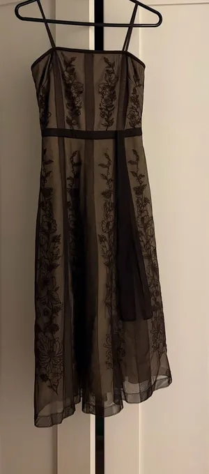 BCBGMAXAZRIA lace midi dress thumbnail 1