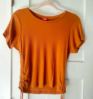Rust color guess‎ top NWOT thumbnail 1