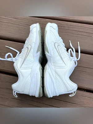 Women’s NIKE athletic sneakers 🌟 thumbnail 8