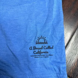 Crewneck unisex tee shirt bear design casual modern summer loungewear thumbnail 3
