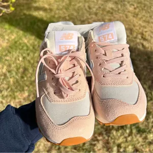 NEW! Balance 574‎ Pink Size 5 Sneakers new without box thumbnail 3