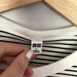 Uniqlo‎ white black striped crewneck sweater women's size large cotton rayon top thumbnail 3