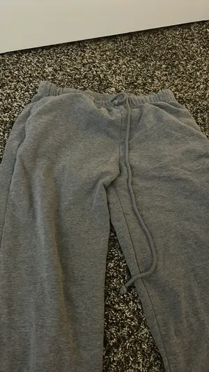 Grey Aeropostale Sweatpants thumbnail 1