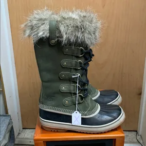 Sorel Black/ Olive Green Suede Winter Mid-Calf Boots. Size-7.5 Arctic Explorer thumbnail 6