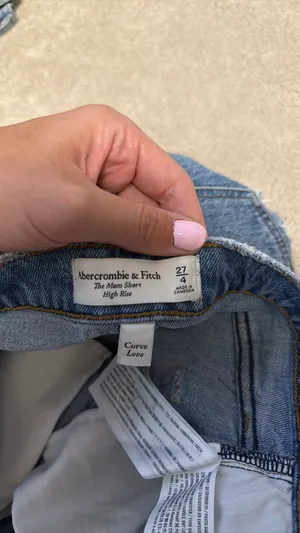 Abercrombie The Mom Shorts High-Rise Curve Love thumbnail 4