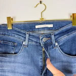 Levi’s Classic Straight Medium Wash Jeans Size 27‎ thumbnail 5