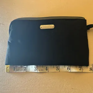 Baggallini Black Pouch with Silver Hardware very clean/like new thumbnail 4
