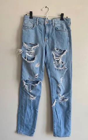 Forever 21 Distressed Jeans thumbnail 6