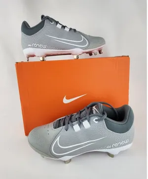 New Nike Hyper diamond‎ 4 Elite React Metal Softball Cleats Gray Womens Size 7 thumbnail 1