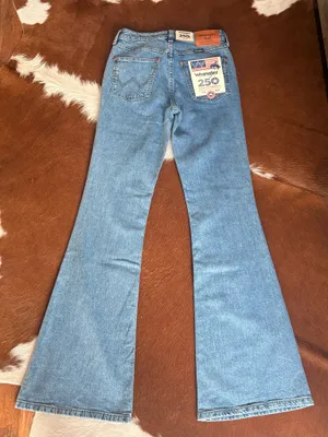 Wrangler America 250 Blue Jeans thumbnail 7