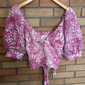 Maeve Anthropologie Tie-Back Printed Crop Top Floral Puff Sleeve Smocked Size L thumbnail 3
