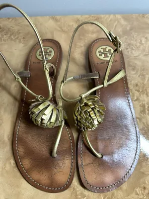 Tory Burch Gold Leather Pom Pom Thong Sandals Size 7.5M Metallic Leather thumbnail 8
