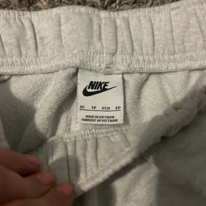 Womens Nike Cargo Sweatpants thumbnail 3