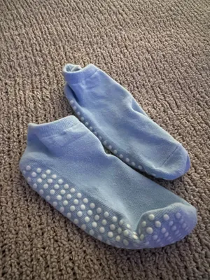 Blue ombre ankle socks with grip #yoga #gym thumbnail 2
