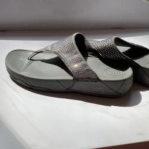 FitFlop Lulu‎ Rhinestone Thongs Flip Flops Gray Graphite Comfort Sandals Summer thumbnail 4