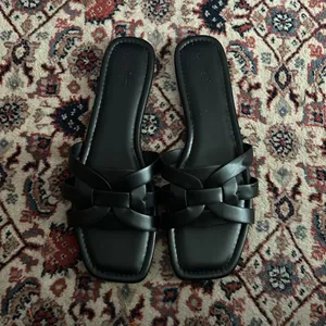 Universal Threads Black Sandals- Size 11 thumbnail 2