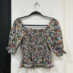 GAP Floral Ditsy Smocked Peplum Top Size Small Puff Sleeve Cottage Boho thumbnail 4