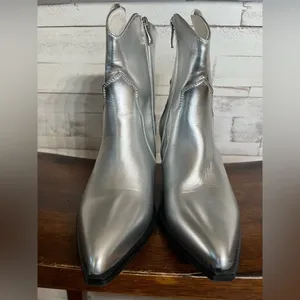 London Rag Wales Metallic Western Boots in size 6. New without box thumbnail 3