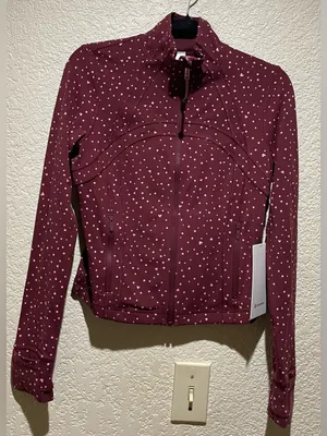 Lululemon NWT Define Cropped Nulu Fill Zip Jacket Heart Scatter Dot Print Size 8 thumbnail 2
