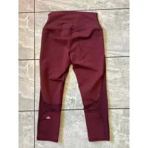 Alo Yoga Burgundy High Waist Mesh Panel Crop Leggings W5475R Size Small thumbnail 3