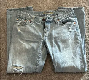 American Eagle Vintage Ripped Jeans thumbnail 1