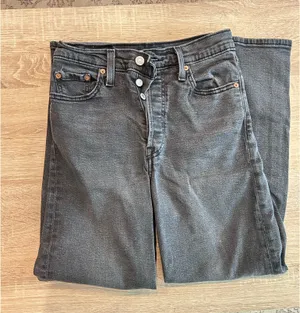 Black Levi’s Ribcage Straight Ankle Jeans thumbnail 1