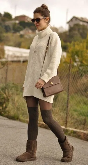 UGG Classic Short II Chocolate Size 7 thumbnail 1