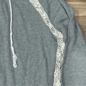 O’Neill Grey Cream Lace Hoodie Sweatshirt Women’s XL thumbnail 3