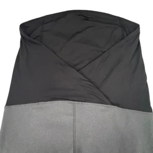 Isabel Maternity‎ By Ingrid & Isabel Gray Black Medium cropped athletic leggings thumbnail 4