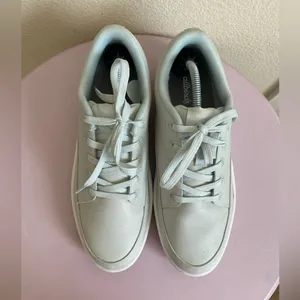 Allbirds Plant Paces Sneaker Dreamy Green/ Blizzard Womens size 8 thumbnail 3