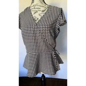 Tommy Hilfiger Women's M Wrap Blouse Geometric Print Flutter Sleeve Tie Waist thumbnail 3