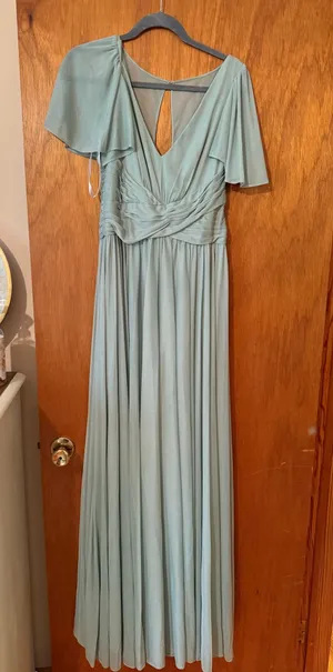 David's Bridal Bridesmaid Dress sage Chiffon dress size 6 thumbnail 1