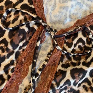 Cheetah Tie Front Crop With Lace Detail thumbnail 2